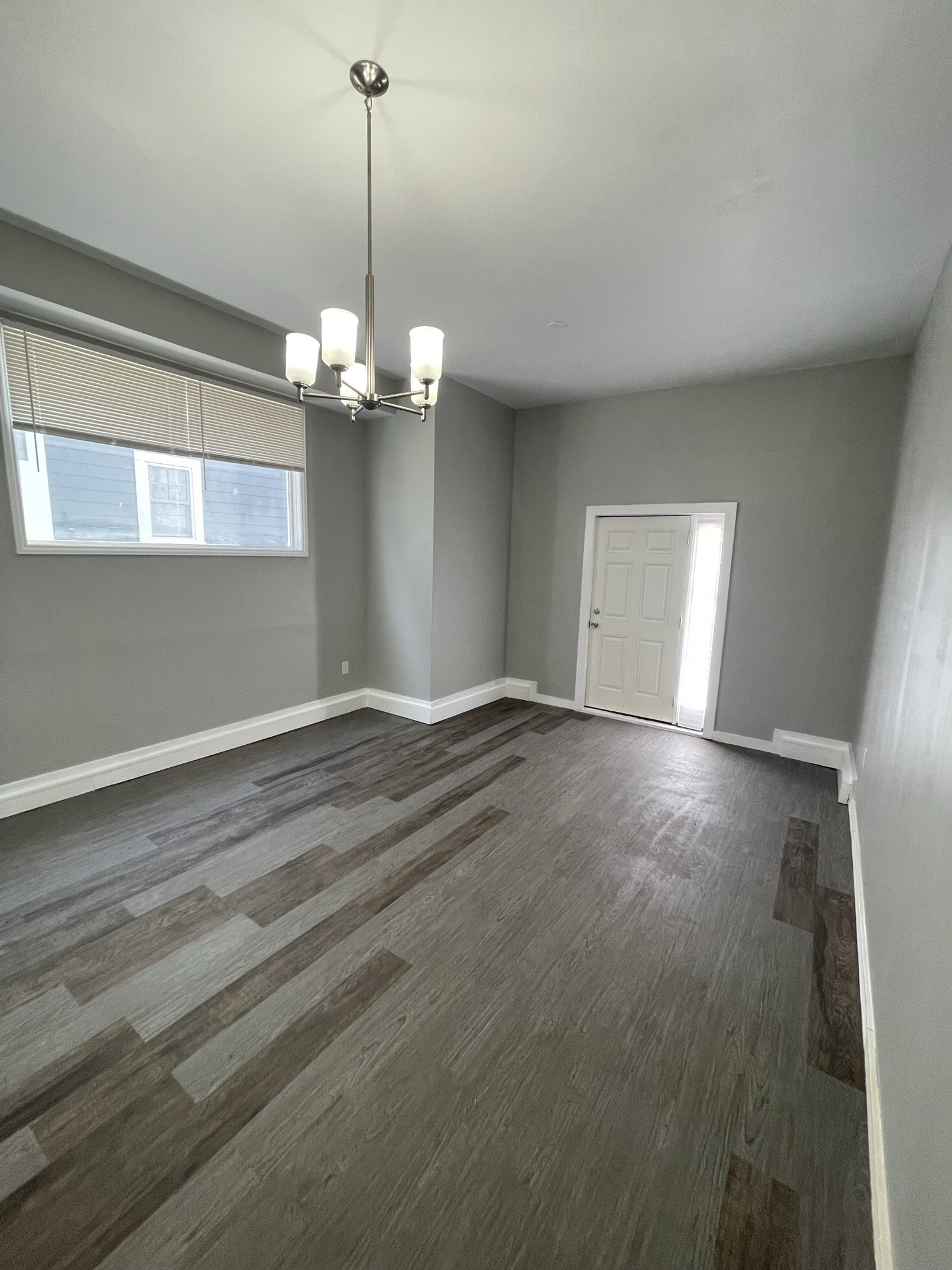 339 W 32nd St, 8